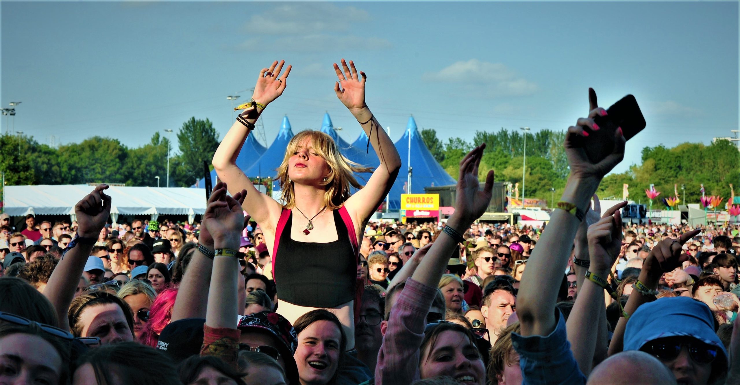 Crowd photos from day two of Neighbourhood Weekender 2023